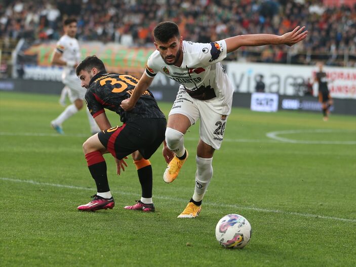 Galatasaray, Alanyaspor 4 golle geçti