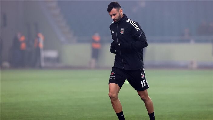 Ghezzal ısınmada sakatlanınca ilk 11'den çıkartıldı