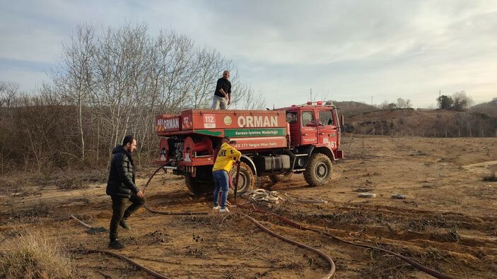 Sakarya'da çıkan yangında 100 dönümlük arazi kül oldu