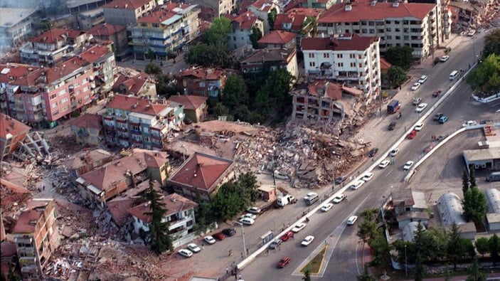 1999 Gölcük Depremi'nde kaç bina yıkıldı? Gölcük depreminde ölü ve yaralı sayısı kaçtı?