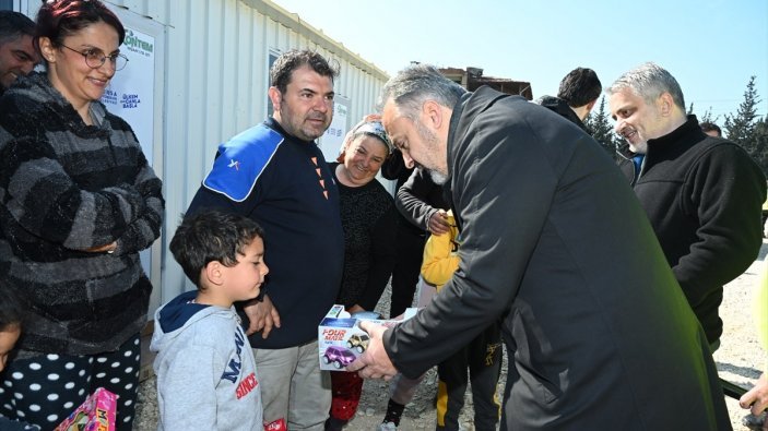 Bursa Büyükşehir Belediyesi, Hatay'da konteyner ev seferberliği başlattı