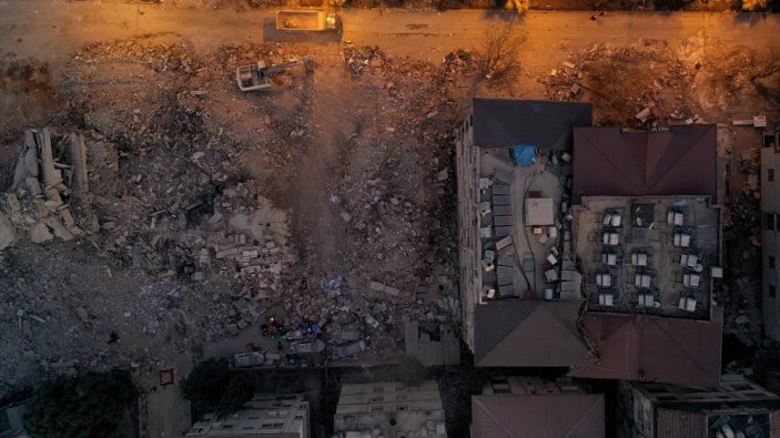 Deprem felaketinde 16'ncı gün bilançosu: Can kaybı 43 bin 556'ya yükseldi