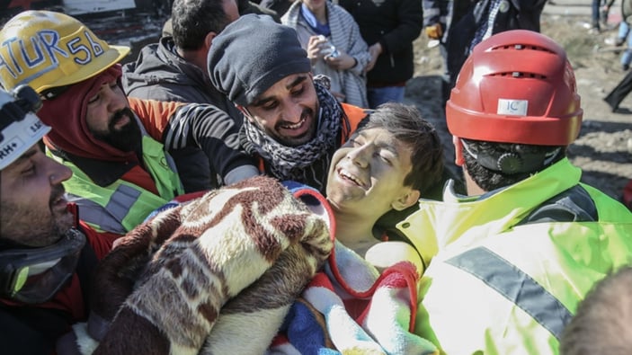 Depremzede çocuklara psikolojik destek nasıl verilmeli