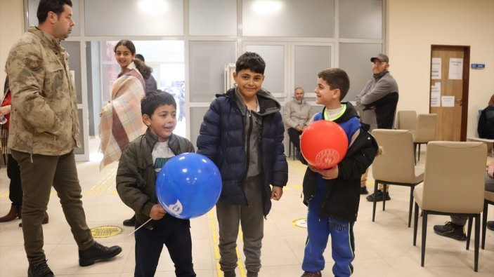 Depremzedeler yurtlarda ağırlanmaya devam ediyor