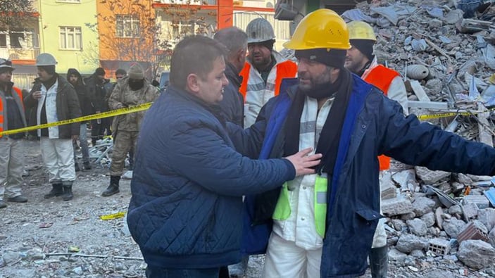 Genel Maden İşçileri Sendikası Başkanı Hakan Yeşil: Madencilerimiz cansiparene mücadele veriyor