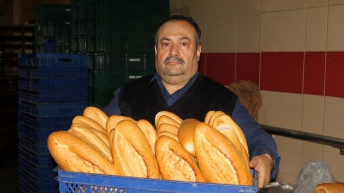 Hataylı fırıncı, vatandaşların ekmek ihtiyacı için memleketinde kaldı