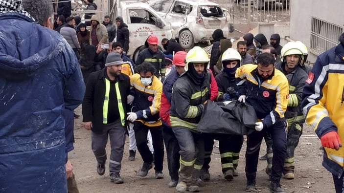 KAHRAMANMARAŞ DEPREMİ! Türkiye'ye yardım gönderen ülkeler! Hangi ülke ne kadar personel yolladı?