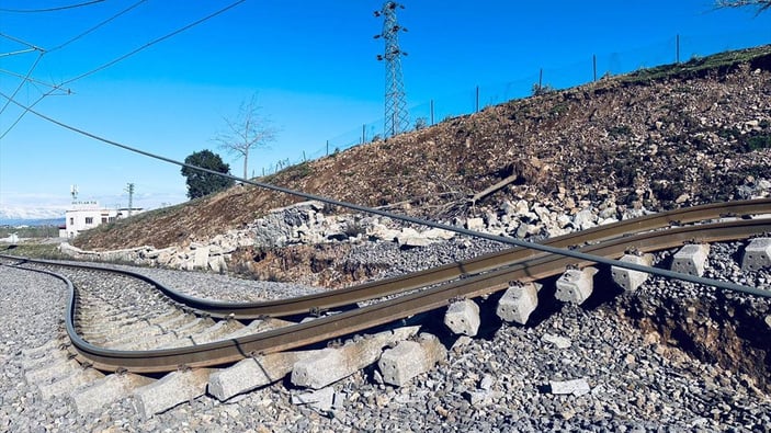 Kahramanmaraş'ta deprem sonra tren rayları bu hale geldi