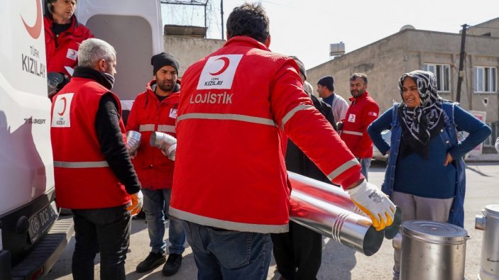 Kızılay’ın 2 bin 300 personeli de depremden etkilendi