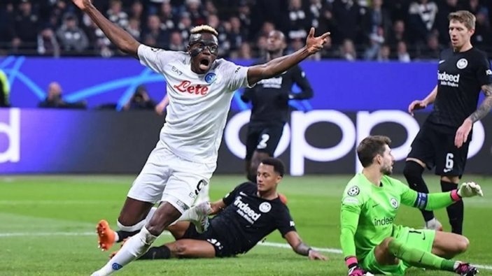 Napoli, Eintracht Frankfurt'u mağlup etti