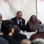 Cumhurbaşkanı Erdoğan, depremin etkilediği Şanlıurfa'da depremzedelere ziyarette bulundu