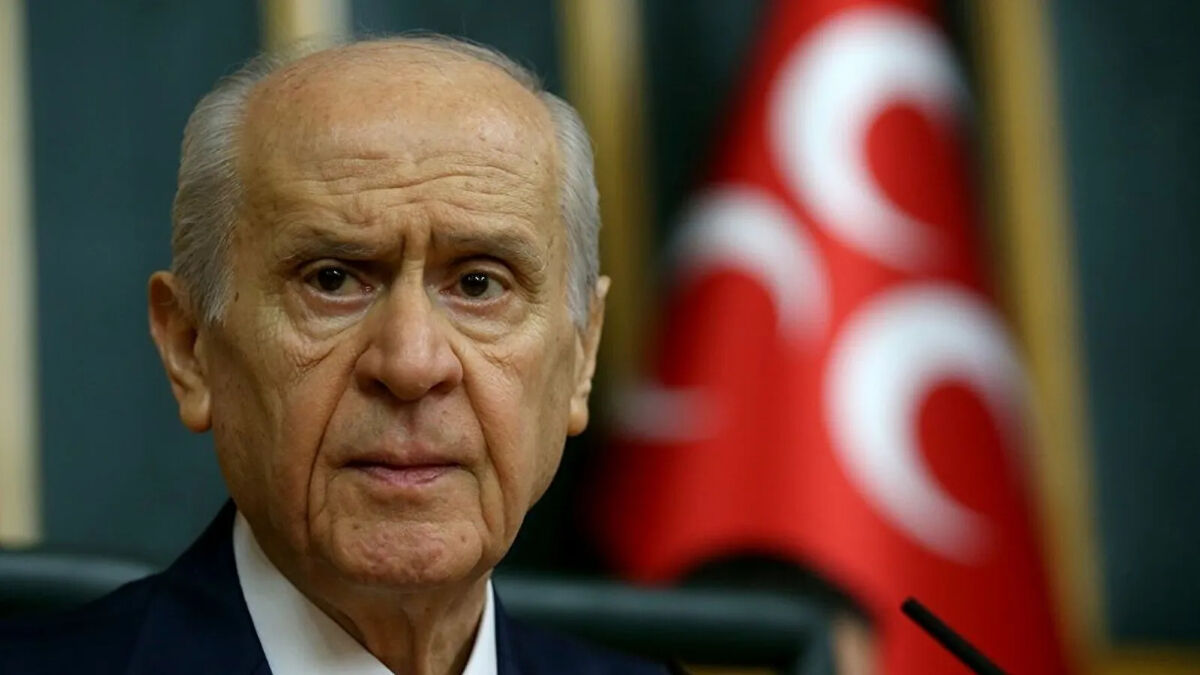 devlet-bahceli-besiktas-uyeliginden-ayrildi_ba913464.jpg