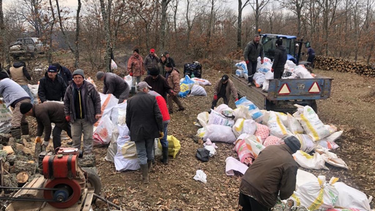 edirne-ve-boluda-orman-koyluleri-deprem-bolgelerine-yakacak-odun-gond_c160a591.jpg