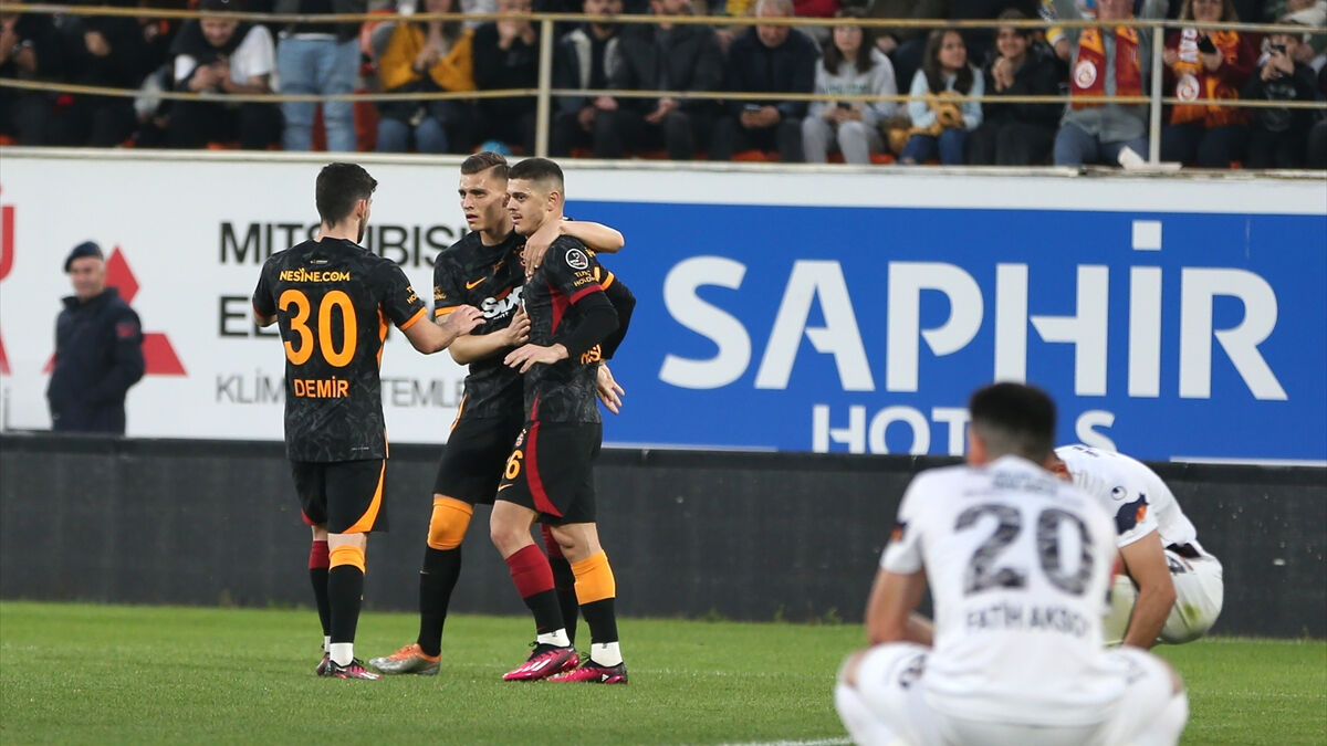 galatasaray-alanyaspor-4-golle-gecti_b9431173.jpg