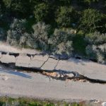 Hatay'da yarıkların oluştuğu 3 kilometrelik yol çöktü