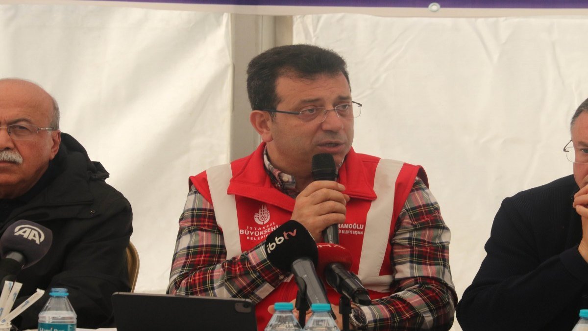 imamoglu-tehdit-savurmadan-insanlari-dinleyen-yoneticiler-olmaliyiz_748b2.jpg