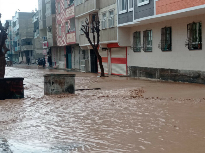 Şanlıurfa’da sağanak yağış etkili oldu #5