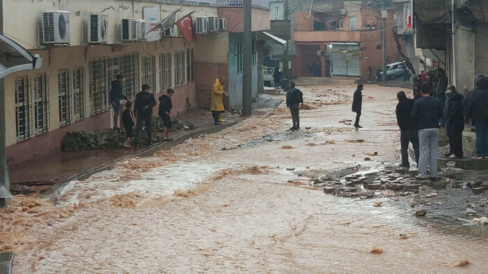 Şanlıurfa’da sağanak yağış etkili oldu #3