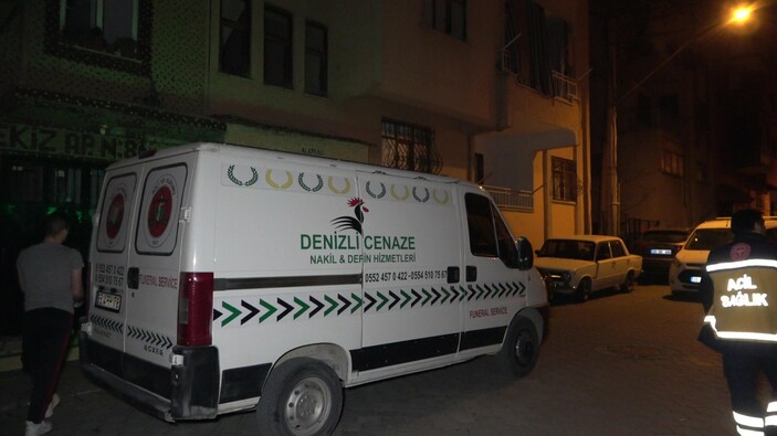 Denizli'de bir kadın kocasını göğsünden ve karnından bıçaklayarak öldürdü