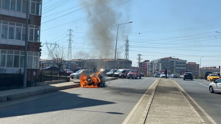 Tekirdağ'da takastan aldığı araba 10 dakika sonra yanmaya başladı