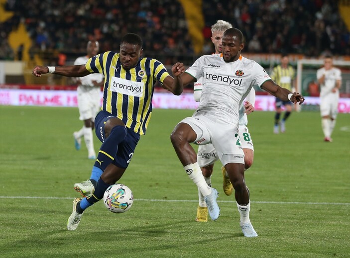 Osayi-Samuel, Nijerya'da beğenileri topladı