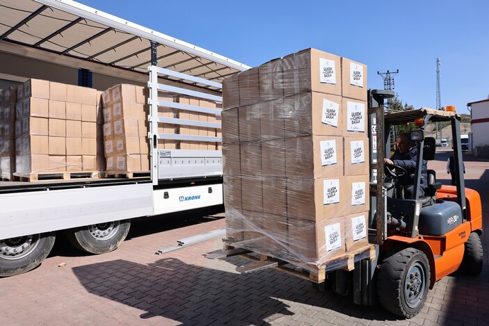 Nevşehir'den deprem bölgesi Hatay'a 4 bin gıda kolisi yardımı