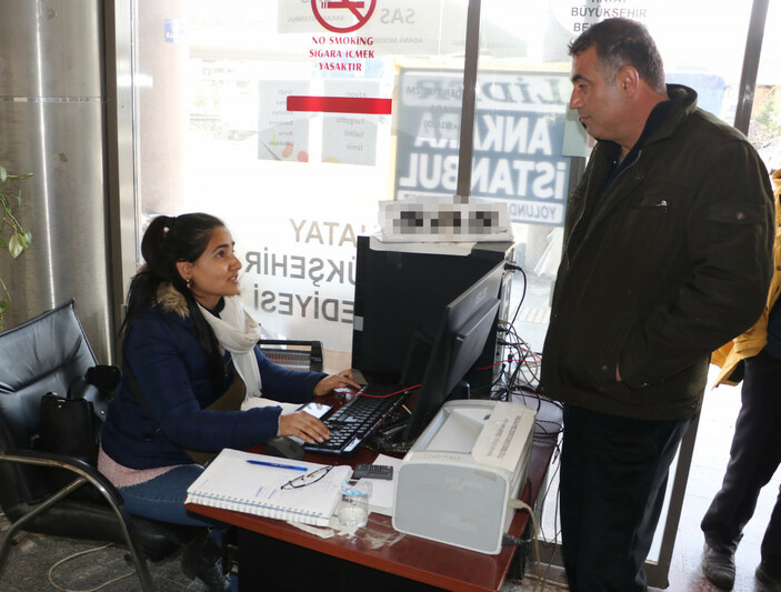 Depremde bazı bölümleri yıkılan Antakya Otogarı’nda zorlu mesai #3