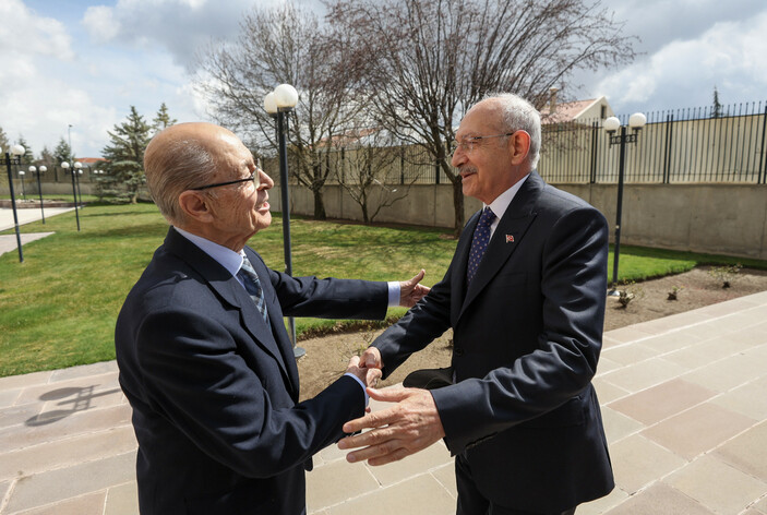 Kemal Kılıçdaroğlu'ndan sürpriz ziyaret: 11.Cumhurbaşkanı Ahmet Necdet Sezer'i ziyaret etti