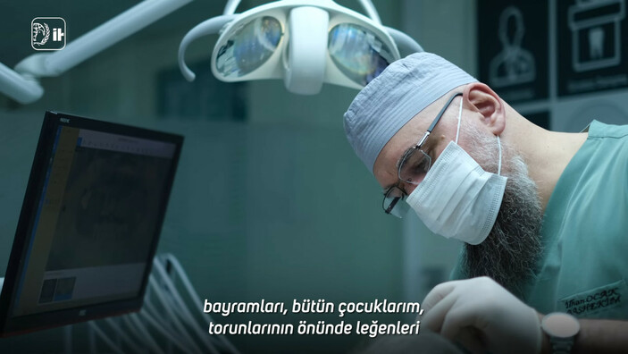 Yetimlerin elinden tutan doktor! Diş Hekimi İlhan Ocak başarı hikayesini İHH ekibine anlattı