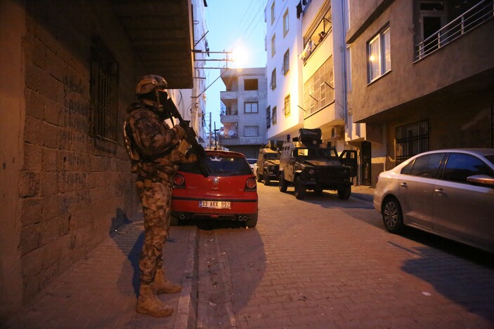 Mersin'de DEAŞ'a operasyon: 8 gözaltı