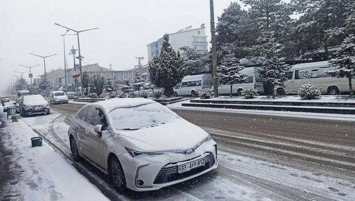 Yurt genelinde kar yağışı etkili oldu