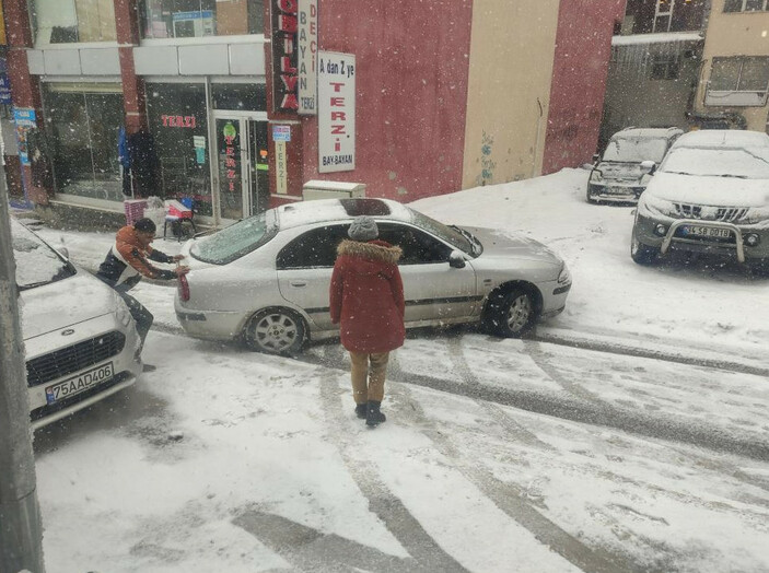 Yurt genelinde kar yağışı etkili oldu