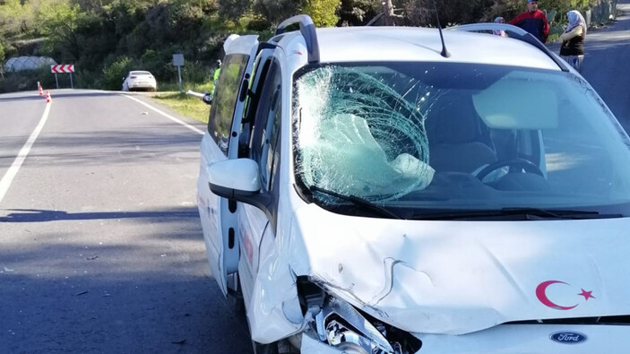 Antalya'da trafik kazası:3 yaralı