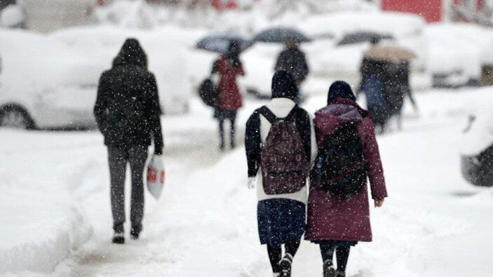 30 Mart okullar tatil mi? Valilikler peş peşe açıkladı: İşte 30 Mart Perşembe kar tatili olan iller!