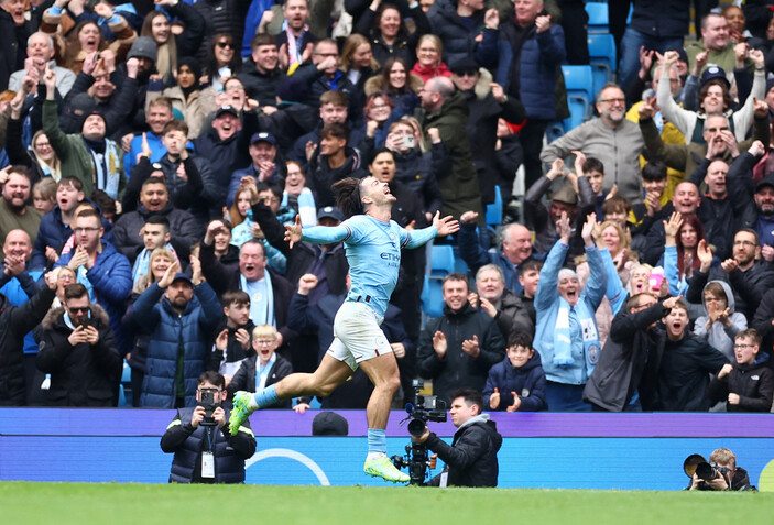 Manchester City, Liverpool'u 4 golle geçti