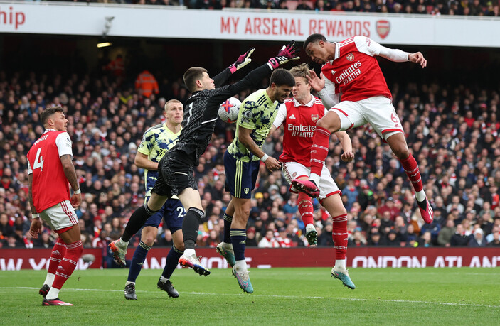 Lider Arsenal, Leeds United karşısında kazandı