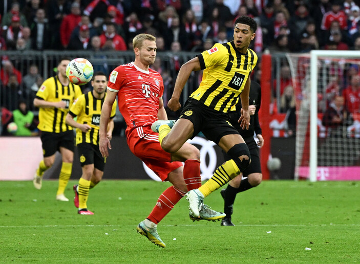 Bayern Münih, Borussia Dortmund'u yenerek yeniden lider oldu