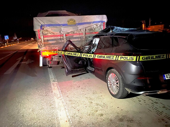 Konya'da otomobille tır çarpıştı: 2 yaralı