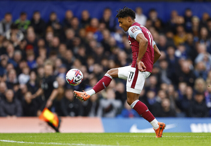 Ollie Watkins, Aston Villa tarihine geçti