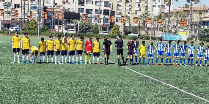 U14 maçında yönetici hakeme kafa attı, mücadele tatil edildi