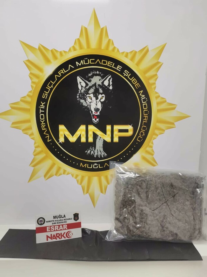 Muğla'da durdurulan takside 1 kilo skunk bulundu