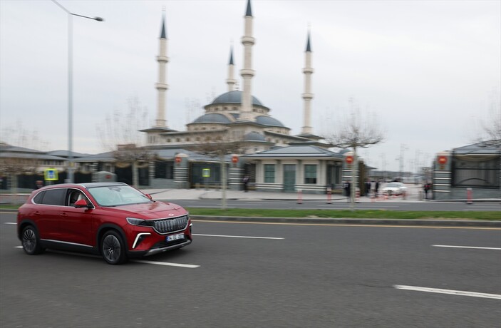 Cumhurbaşkanı Erdoğan'a ilk Togg'un teslim töreninden tarihi kareler