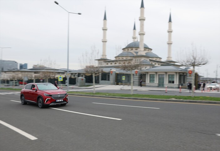 Cumhurbaşkanı Erdoğan'a ilk Togg'un teslim töreninden tarihi kareler