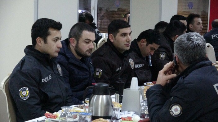 Tokat'ta polis ekipleri bir arada sahur yaptı