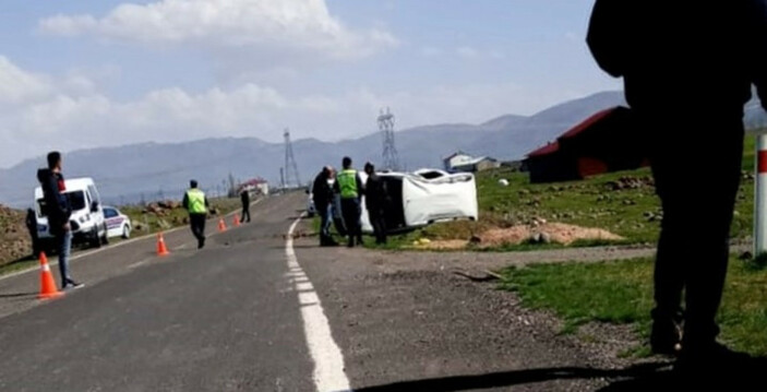 Şap aşısı yapmaya giden veterinerlerin aracı devrildi: 2 yaralı #2