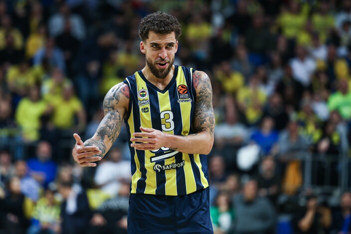 Fenerbahçe'ye Wilbekin ve Booker'dan kötü haber