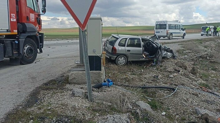 Çorum'da bu otomobilden sağ çıktılar