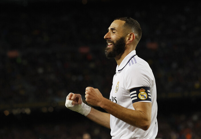 Karim Benzema, El Clasico'da Raul'u geçti