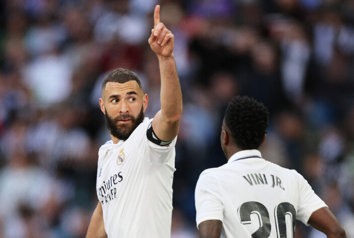 Karim Benzema, El Clasico'da Raul'u geçti