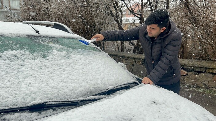 Kars'ta Nisan ayında kar yağdı